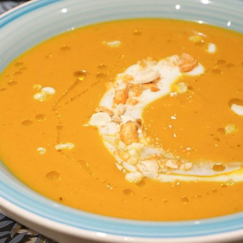 Velouté de légumes au curcuma recettes assiette de velouté de légumes au curcuma