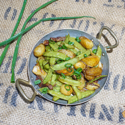 Poêlée de pois gourmands aux pommes de terre et lardons legumes poêlée de pois gourmands, pommes de terre et lardons