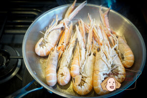 Langoustines flambées au whisky : la recette facile et festive